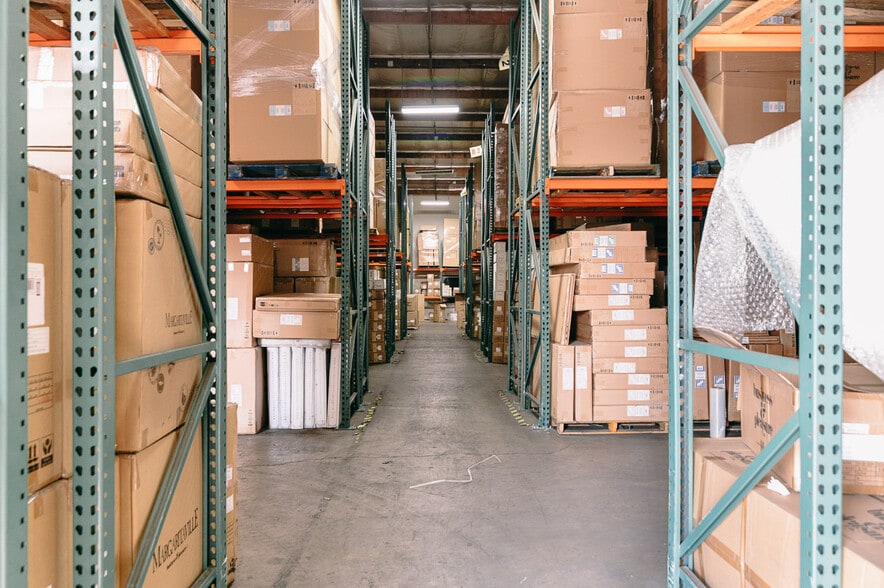 More Photos Of 19010 S Alameda St, Rancho Dominguez Distribution For Lease