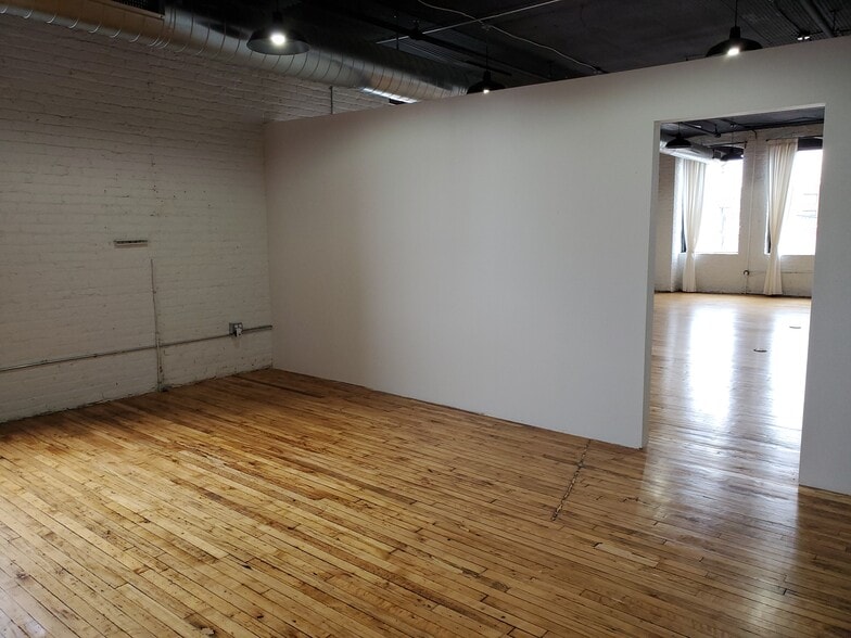 More Photos Of 609 S 10th St, Minneapolis Storefront Retail Office For Lease