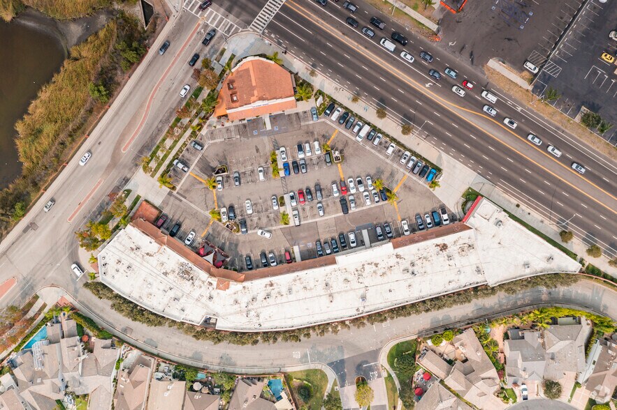 More Photos Of 6200-6252 E Pacific Coast Hwy, Long Beach Unknown For Lease