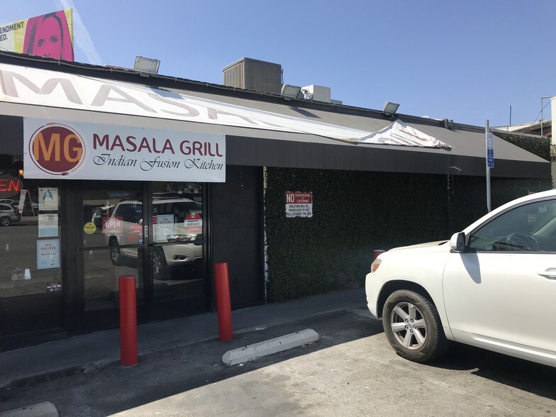 More Photos Of 5607 San Vicente Blvd, Los Angeles Restaurant For Lease