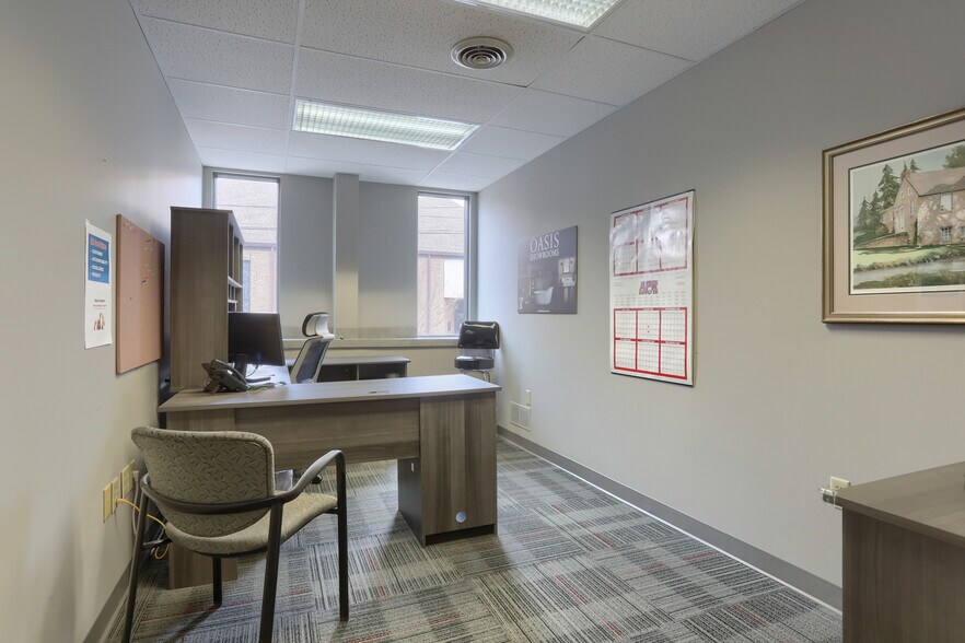 More Photos Of 44 N 8th St, Lebanon Office For Sale