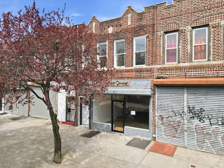 More Photos Of 563 Glenmore Ave, Brooklyn Office For Sale