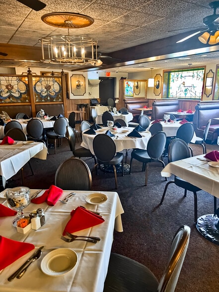 More Photos Of 3207 W West Chester Pike, Newtown Square Restaurant For Lease