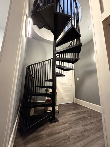 More Photos Of 5721 Winsome Ln, Houston Storefront Retail Office For Sale