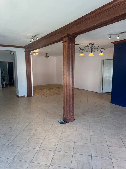 More Photos Of 5901 W Vliet St, Milwaukee Storefront Retail Residential For Lease