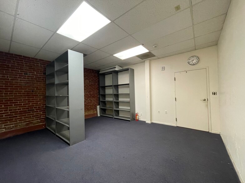 More Photos Of 2020 I St, Sacramento Storefront Retail Office For Lease