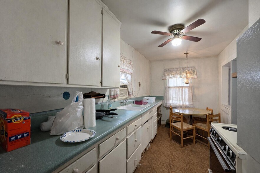 More Photos Of 16813 Halldale Ave, Gardena Multifamily For Sale