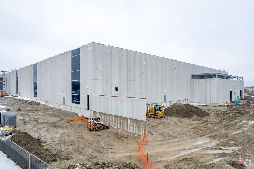 More Photos Of 351 New Enterprise Way, Vaughan Manufacturing For Sale