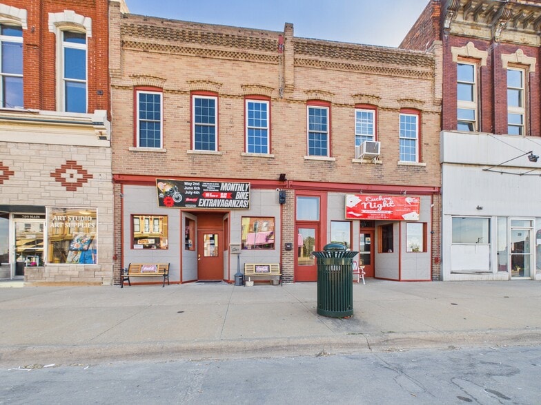 More Photos Of 707 Main St, Keokuk General Retail For Sale