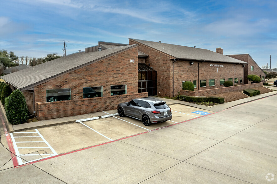 Primary Photo Of 1001 E Buckingham Rd, Richardson Medical For Lease