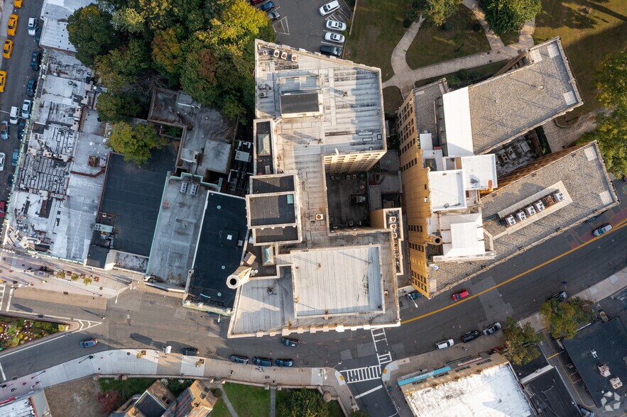 More Photos Of 20 S Broadway, Yonkers Office For Lease