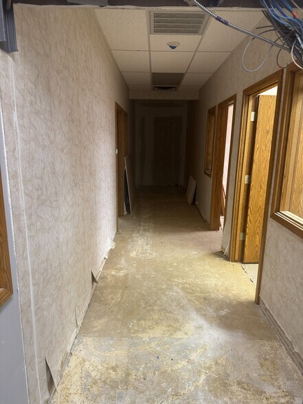 More Photos Of 8989 N Port Washington Rd, Bayside Office For Lease