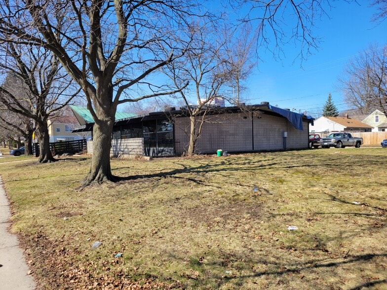 More Photos Of 6830 W Villard Ave, Milwaukee Office For Sale