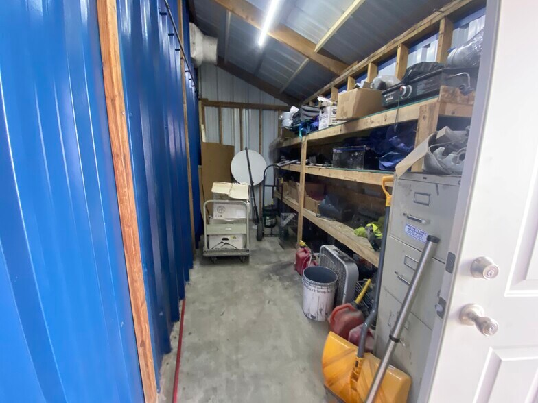 More Photos Of 4420 Airport Rd, Riverton Warehouse For Sale