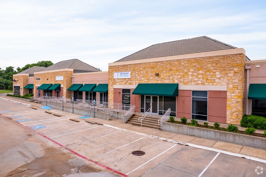 More Photos Of 731 E Southlake Blvd, Southlake Medical For Lease