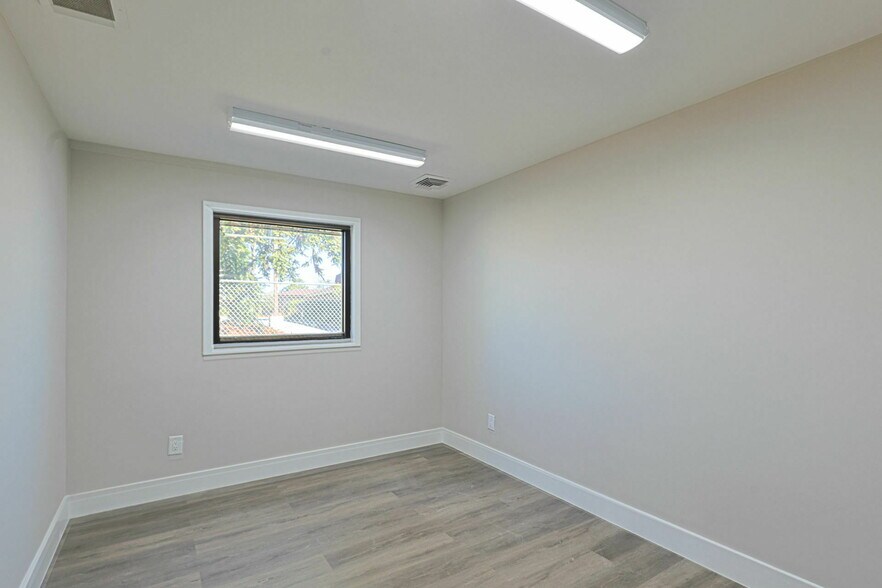 More Photos Of 1906 Warm Springs Rd, Columbus Medical For Sale