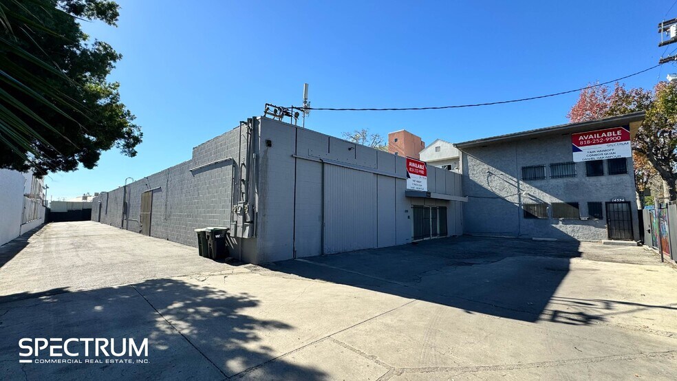 More Photos Of 14532 Blythe St, Van Nuys Manufacturing For Lease