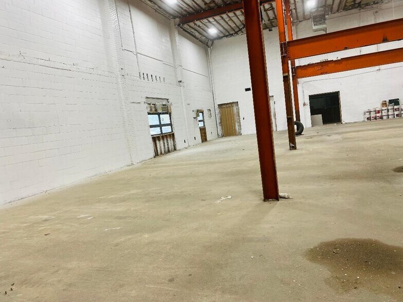 More Photos Of 535 S Broadway, Hicksville Office For Lease