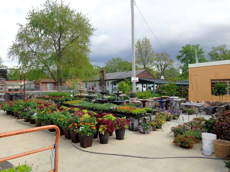 More Photos Of 350 S Parker St, Olathe Garden Center For Sale