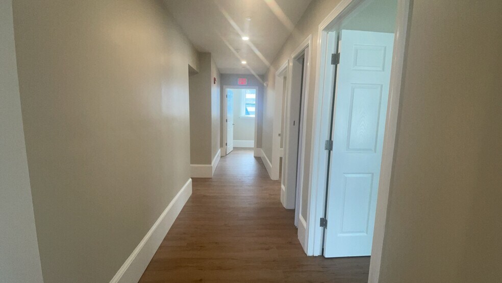 More Photos Of 6 Windsor St, Andover Office For Sale