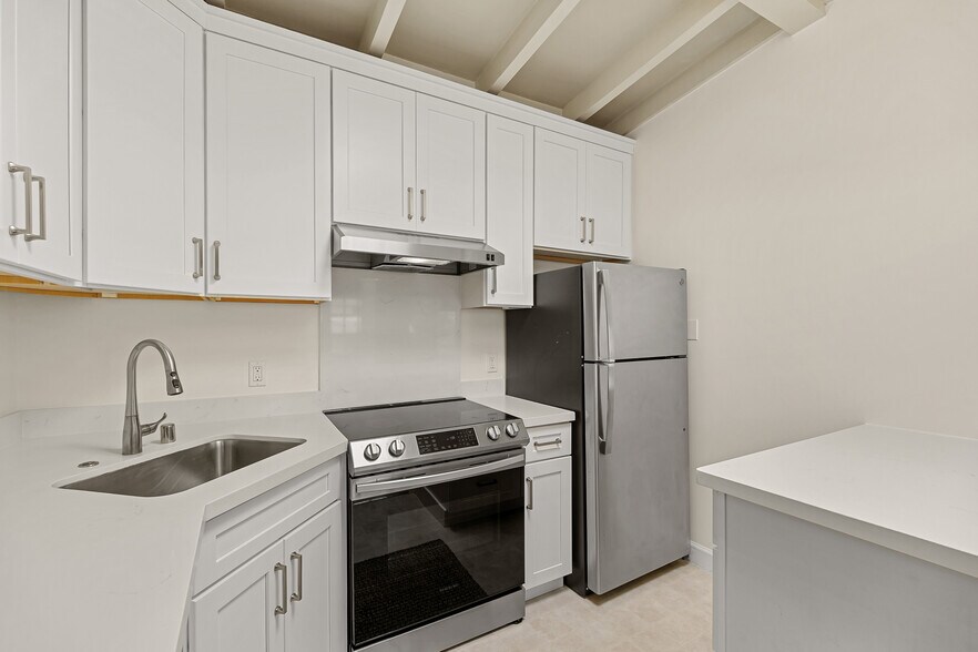 More Photos Of 15 San Rafael Ave, San Anselmo Apartments For Sale