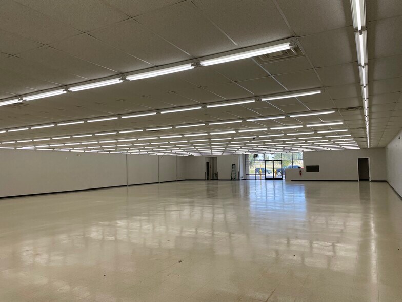 More Photos Of 2735 Moscow Ave, Hickman Freestanding For Lease