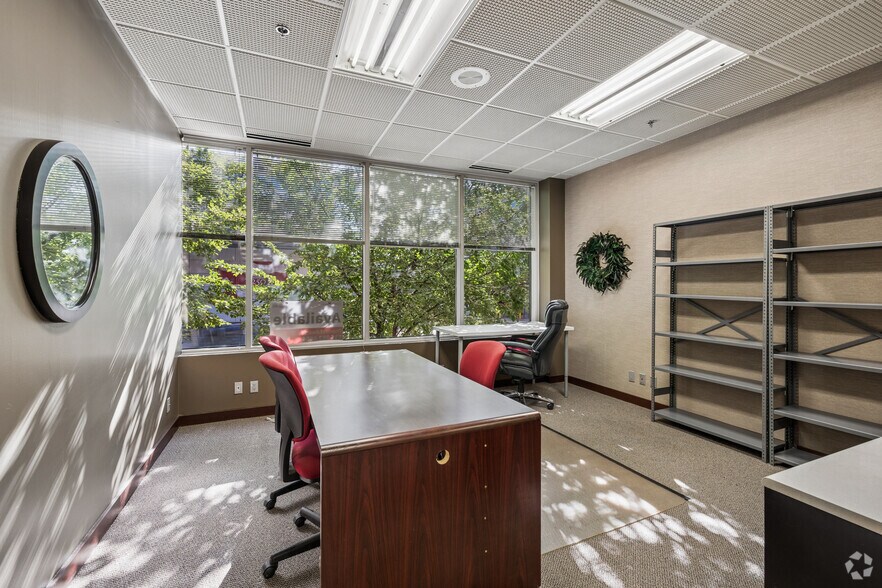 More Photos Of 300 Walnut St, Des Moines Apartments For Sale