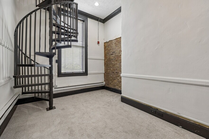 More Photos Of 217 E Deadrick St, Jackson Apartments For Sale