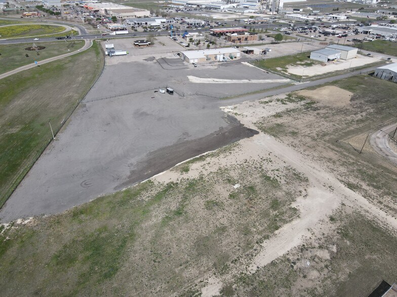 More Photos Of 112 E Industrial Blvd, Cleburne Warehouse For Sale