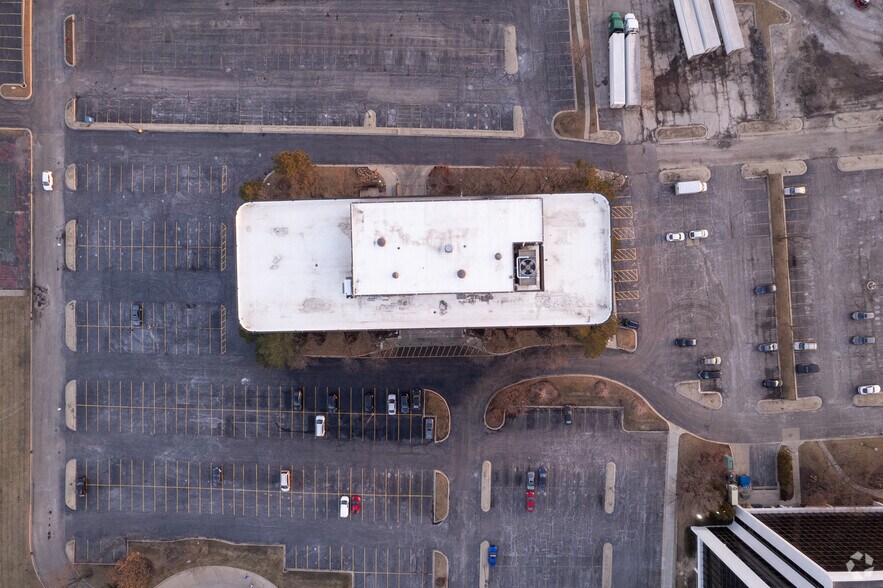 More Photos Of 3601 Algonquin Rd, Rolling Meadows Office For Lease