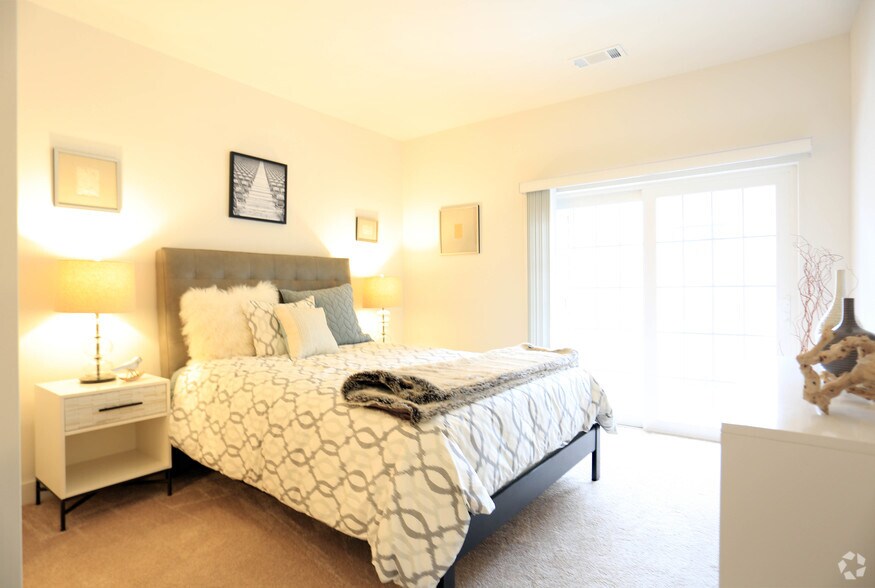 More Photos Of 515 West Ave, Norwalk Unknown For Lease