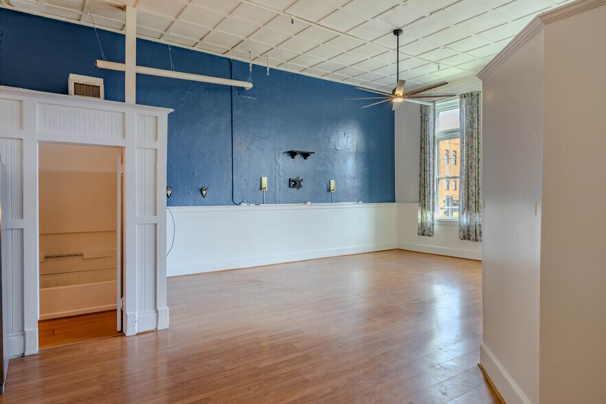 More Photos Of 245 Broad St, Rome Storefront For Sale