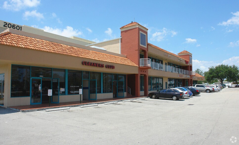 More Photos Of 20610-20636 Biscayne Blvd, Miami Storefront Retail Office For Lease
