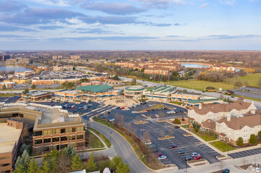 More Photos Of 215-295 Parkway Dr, Lincolnshire Unknown For Lease