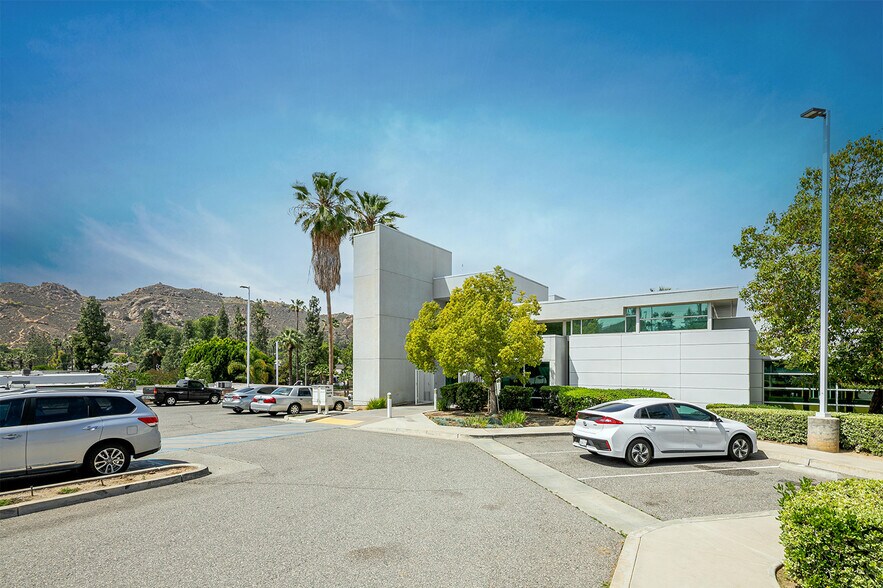 More Photos Of 4605 Brockton Ave, Riverside Medical For Sale