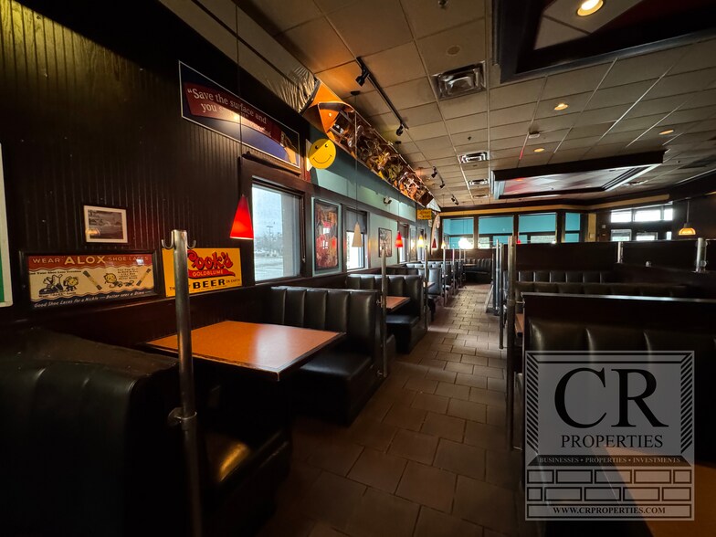 More Photos Of 23 Crystal Run Xing, Middletown Restaurant For Lease