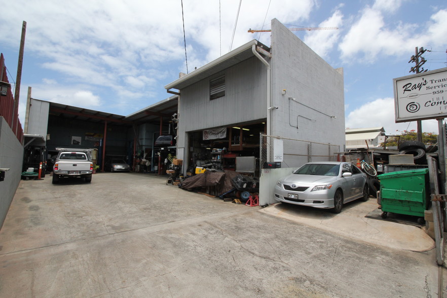 Primary Photo Of 959 Queen St, Honolulu Auto Repair For Sale