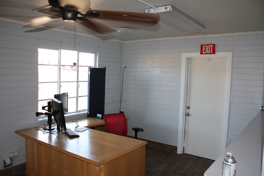 More Photos Of 9606 N Cave Creek Rd, Phoenix Auto Salvage Facility For Sale