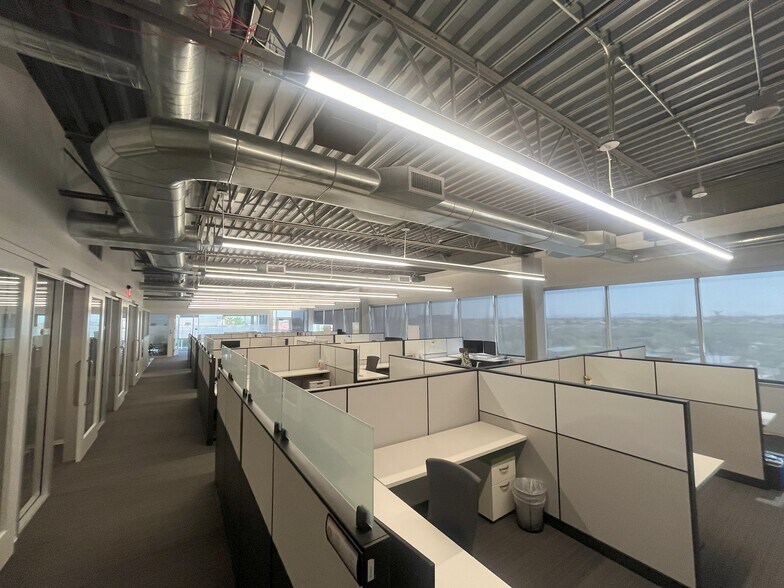 More Photos Of 1860 N 95th Ln, Phoenix Office For Lease