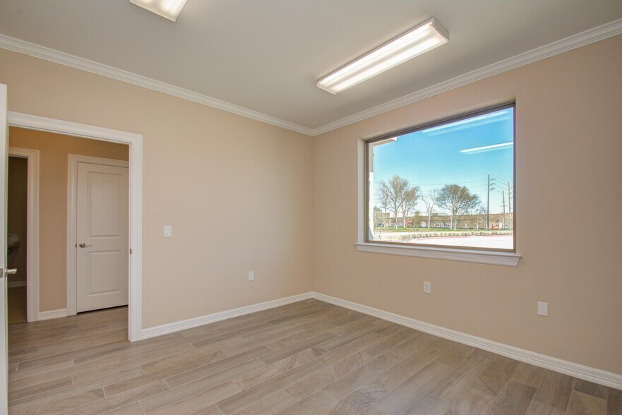 More Photos Of 7070 Knights Ct, Missouri City Medical For Sale