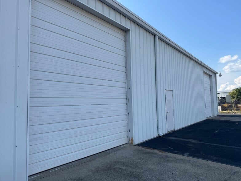 More Photos Of 90 Spruce St, Murray Office For Lease