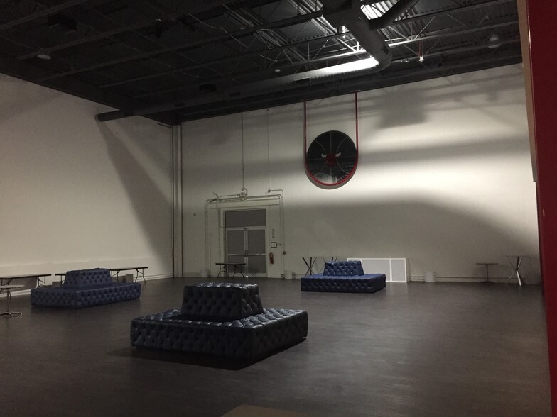 More Photos Of 550 Lake Cook Rd, Deerfield Sports And Entertainment For Sale