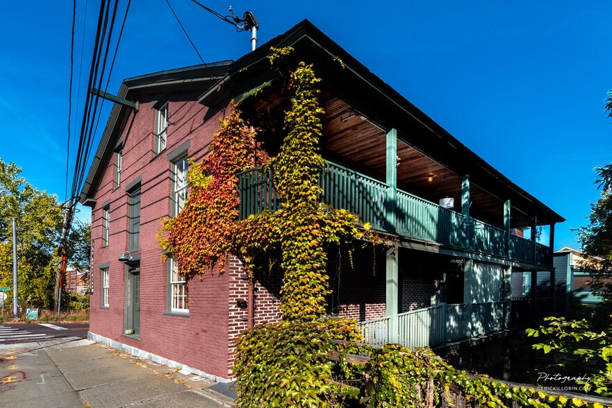 More Photos Of 495 Colchester Ave, Burlington General Retail For Sale
