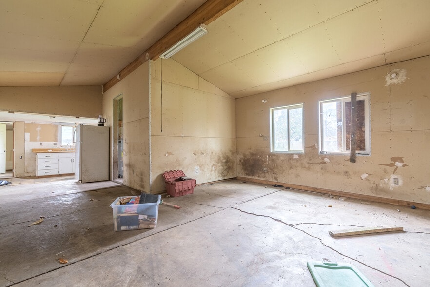 More Photos Of 478 E 32nd Ave, Eugene Manufactured Housing Mobile Home Park For Sale