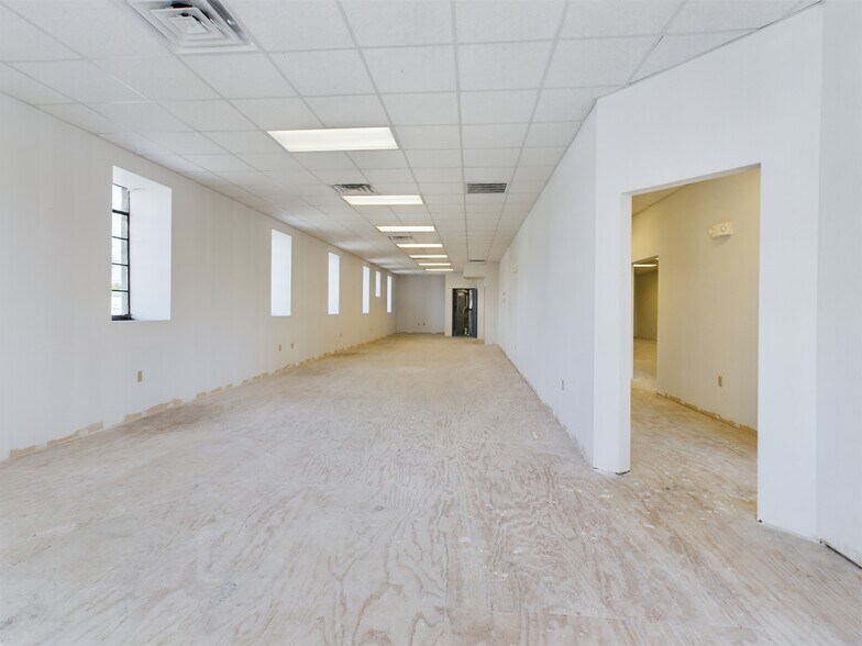 More Photos Of 101 E Elm St, Union City General Retail For Sale