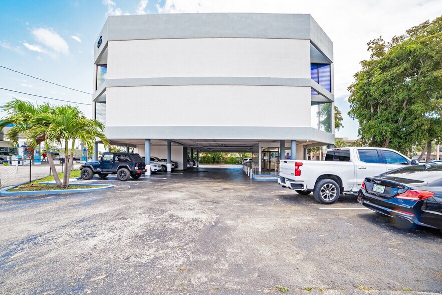 More Photos Of 825 SW 87th Ave, Miami Medical For Lease