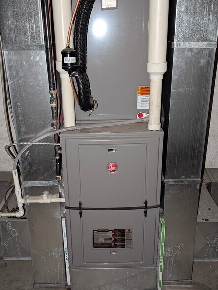 More Photos Of 125 Barlow Rd, Farmington Distribution For Lease