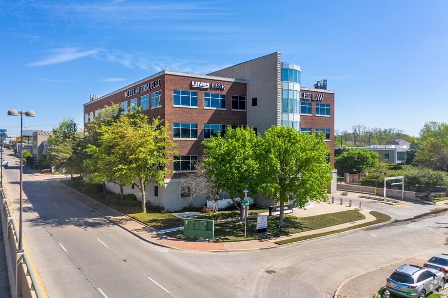 Primary Photo Of 4228 N Central Expy, Dallas Loft Creative Space For Lease