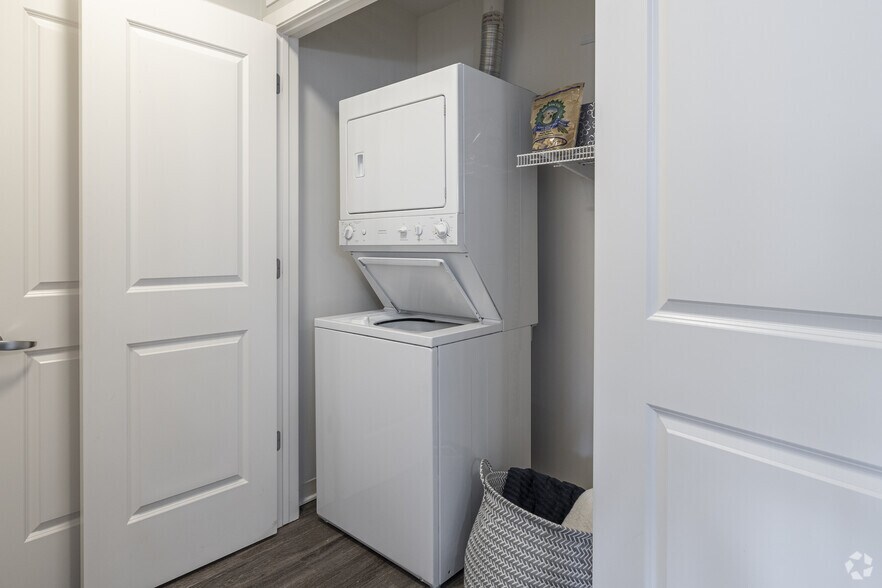 More Photos Of 6448-6464 N Sheridan Rd, Chicago Apartments For Lease