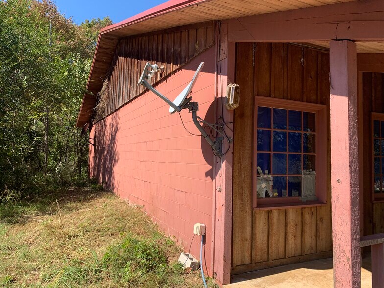 More Photos Of 8804 Warsaw Road 85, Aliceville Loft Creative Space For Sale